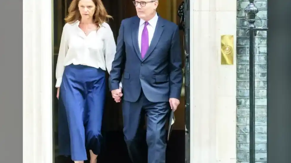 İngiltere Başbakanı Keir Starmer istifa etti